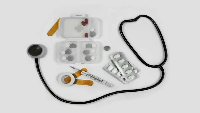 Insumos médicos y materiales descartables que requieren control de stock y vencimiento